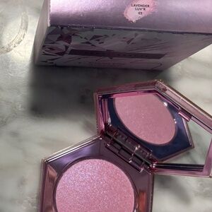 Fenty Beauty Highlighter Diamond Lavender Luv’r